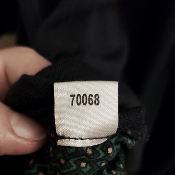 3/$15 Ann Taylor Split Back Blouse - Picture 6 of 6